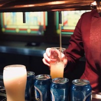 青岛特色啤酒屋，农贸市场买海鲜，喝鲜啤，那叫一个“地道”